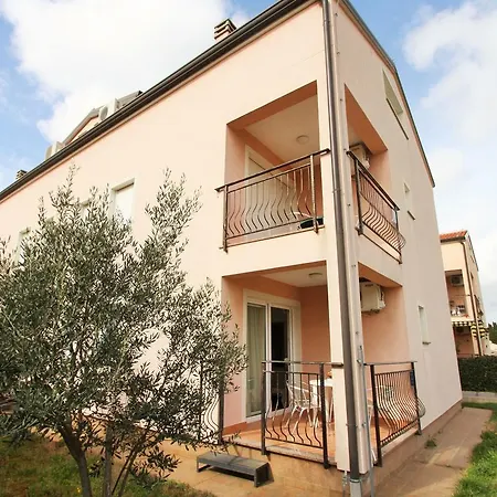 Peaceful In Croatia With Terrace Apartmán *